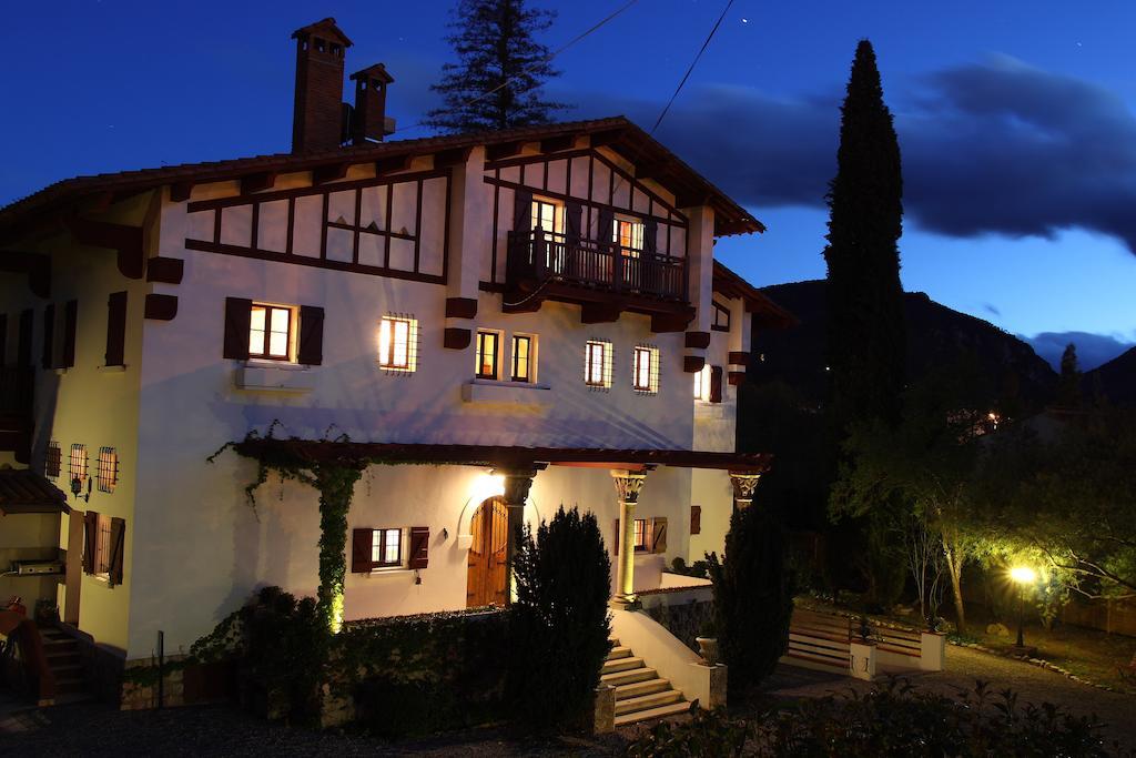 La Villa Du Parc Прад Екстер'єр фото